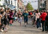 runner-high-fives-hitchin-10k-crowd-member-as-he-runs