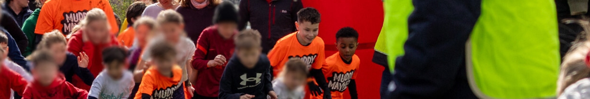 mayson-and-jaziel-among-the-mini-mudder-runners