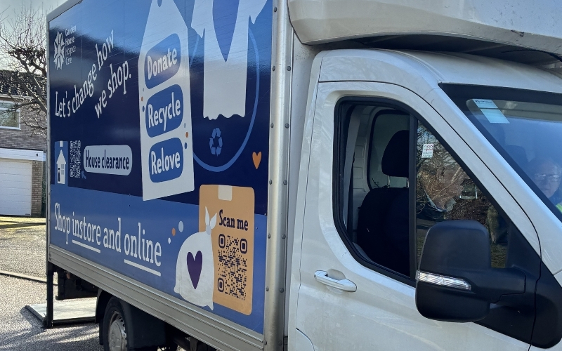 close-up-of-a-garden-house-hospice-care-branded-van