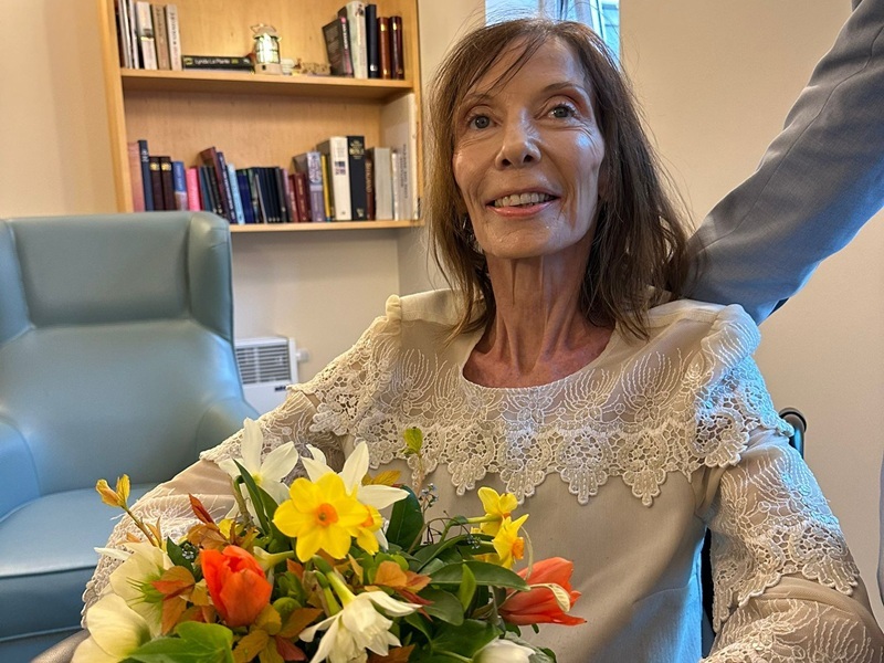 sheena-smiling-on-her-wedding-day