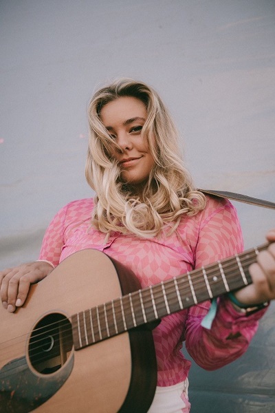 roxy-searle-acoustic-singer-songwriter