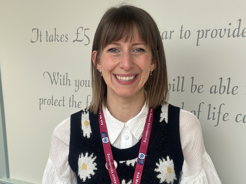 marketing-volunteer-mj-at-the-hospice
