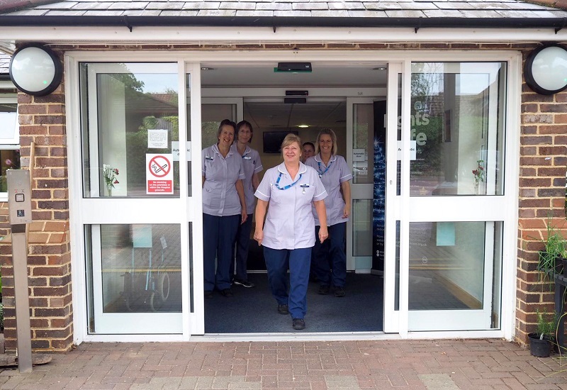 community-nurses-leave-the-hospice