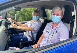 hospice-at-home-nurses-wearing-masks-in-car