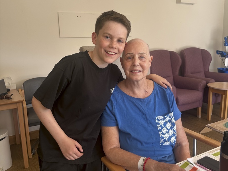 frankie-and-his-nannie-ann-at-the-hospice