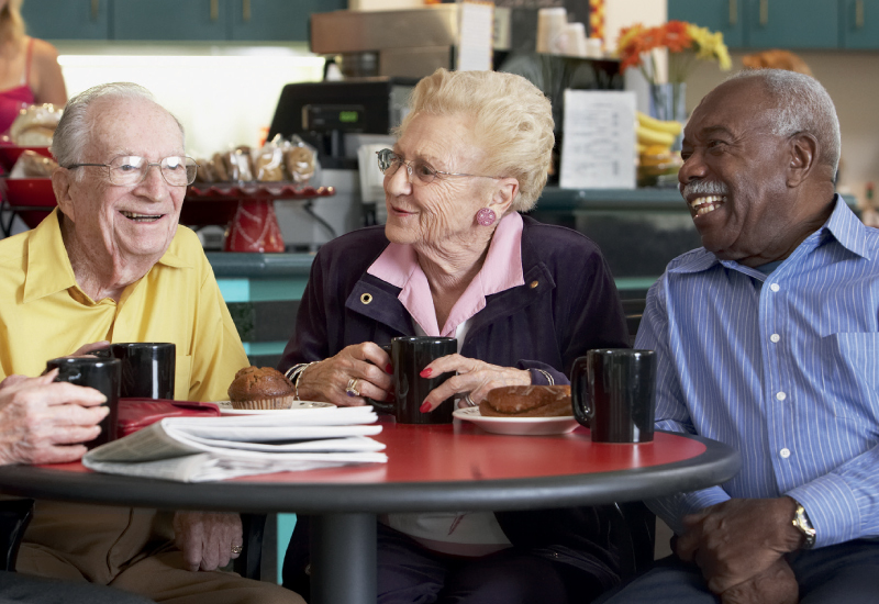 people-around-table-at-healthy-memory-cafe