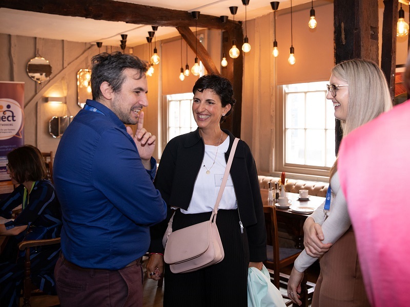 hospice-staff-and-connect-guest-talking-and-smiling