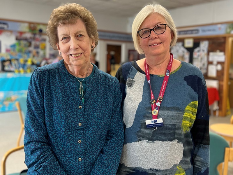 carol-and-her-compassionate-neighbour-jeanne